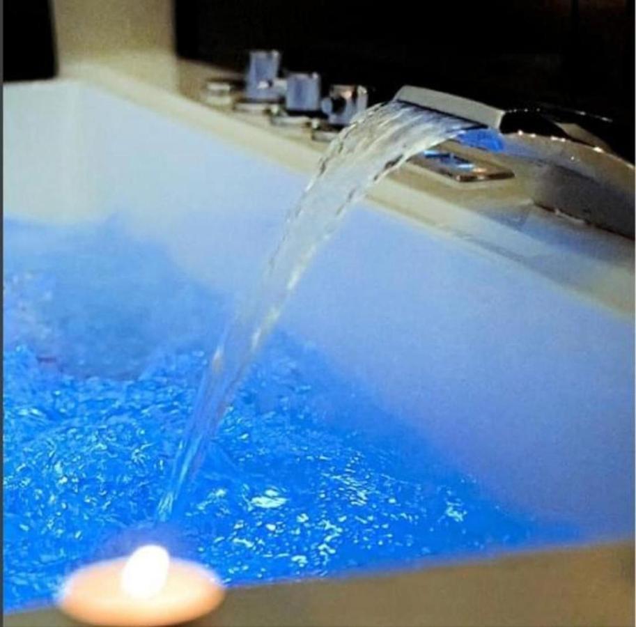 نابولي Umberto I° Suite & Spa المظهر الخارجي الصورة