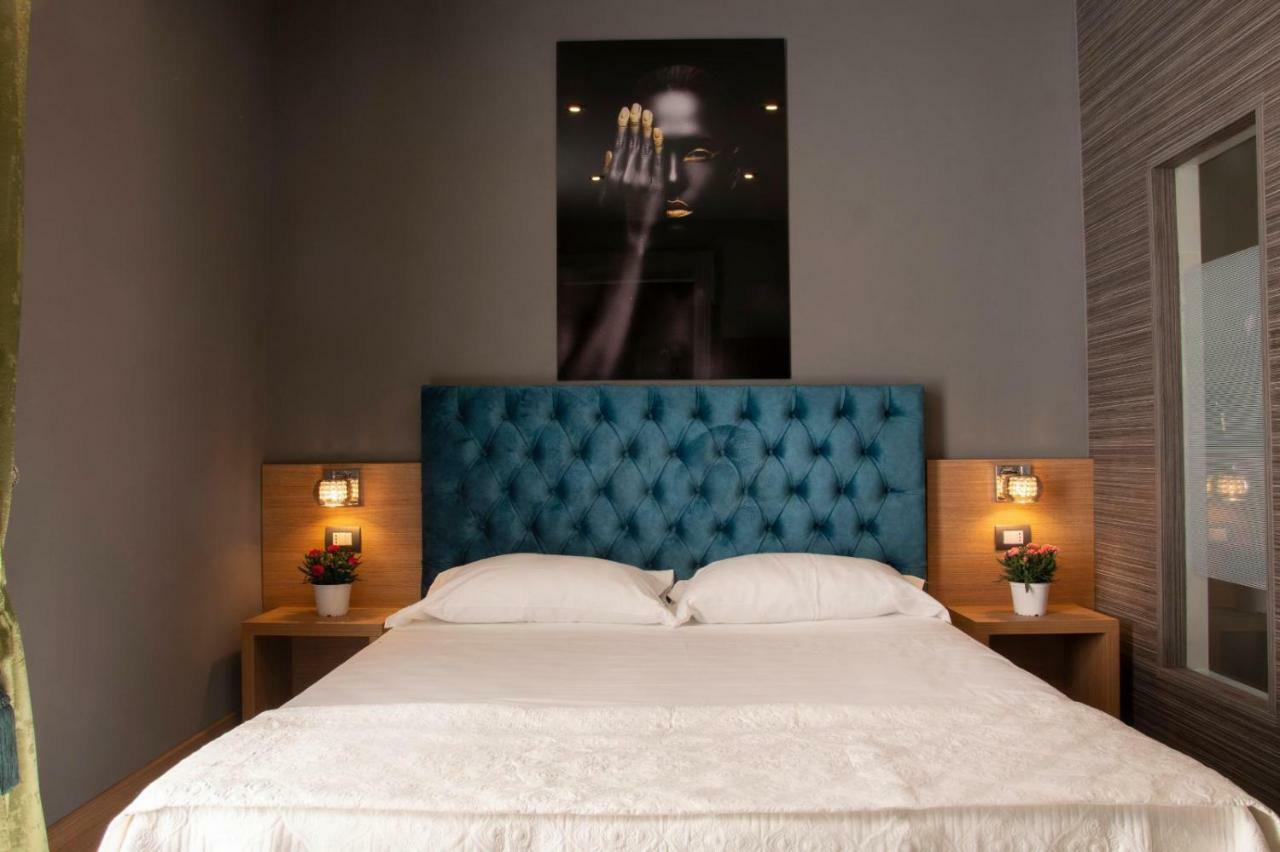 نابولي Umberto I° Suite & Spa المظهر الخارجي الصورة