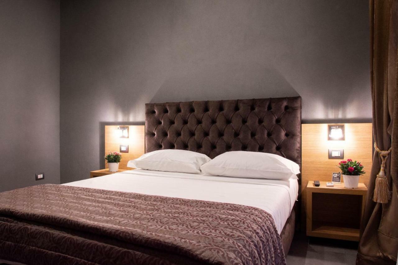 نابولي Umberto I° Suite & Spa المظهر الخارجي الصورة
