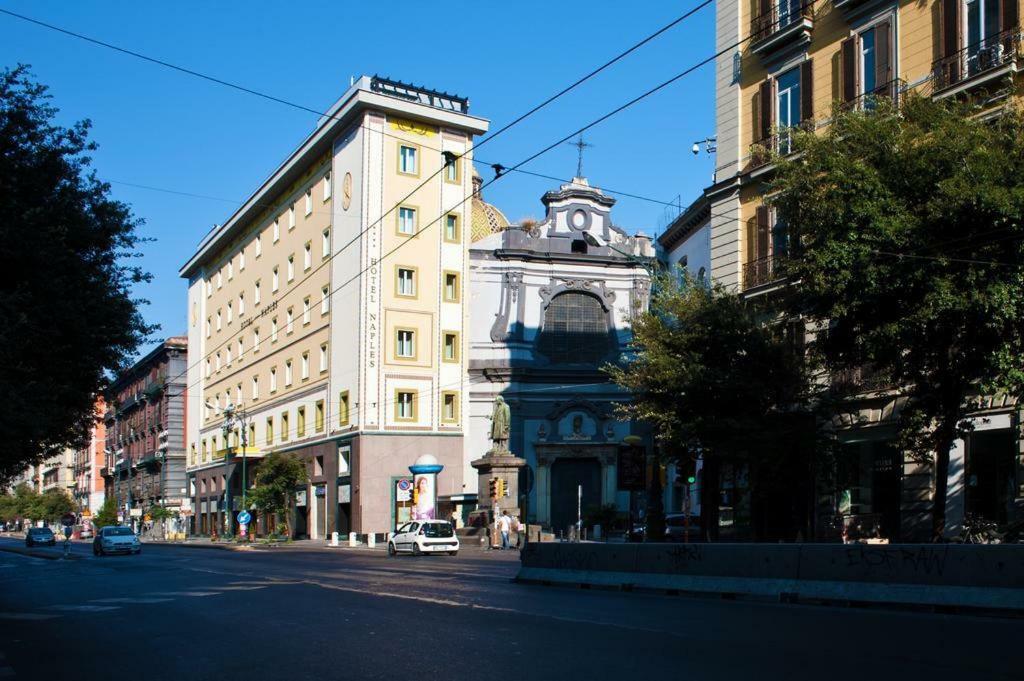 نابولي Umberto I° Suite & Spa المظهر الخارجي الصورة